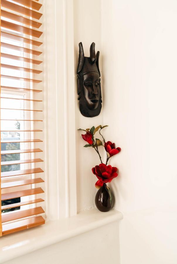Stylish 2 Bedroom Flat In Camden Town Лондон Экстерьер фото